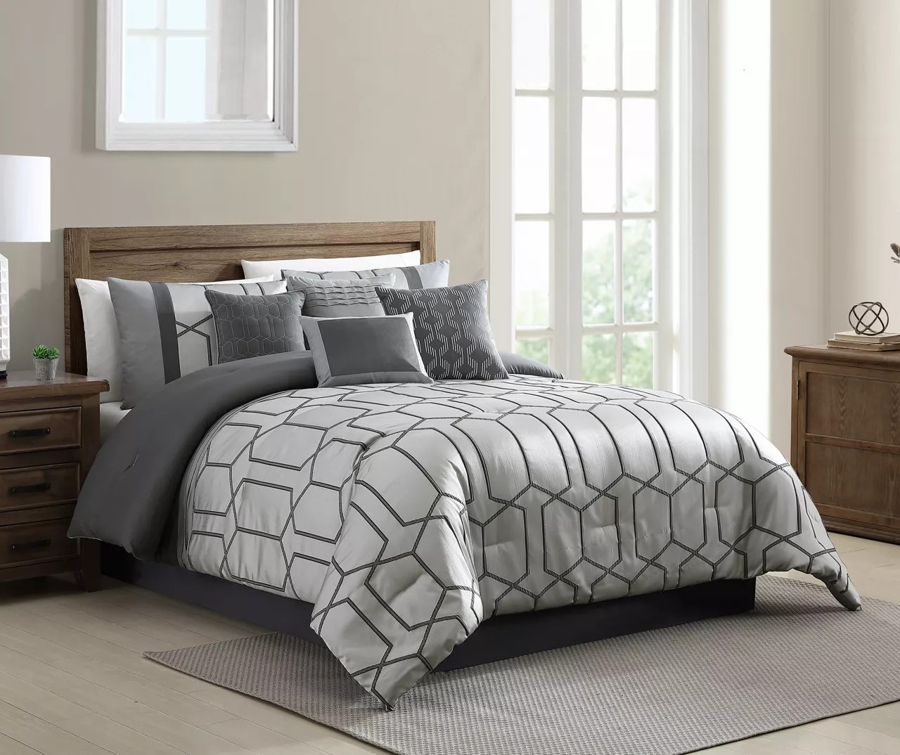 Broyhill Aslan Charcoal & Silver Jacquard 8-Piece Comforter Set 4 Broyhill Aslan Charcoal & Silver Jacquard 8-Piece Comforter Set - Image 2