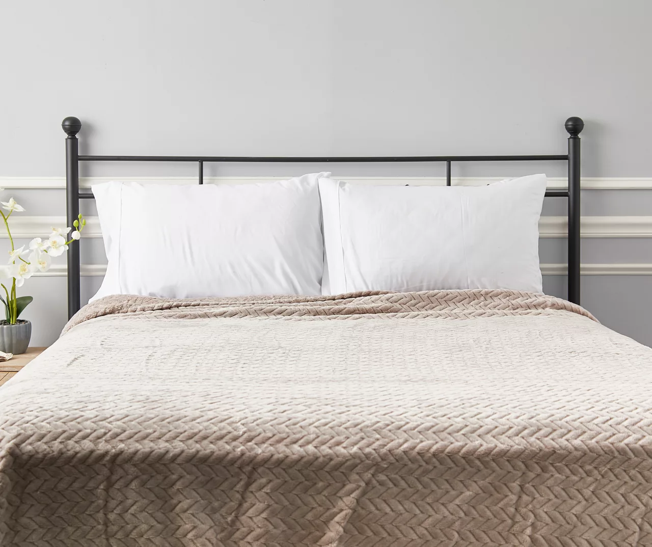 Tan Jacquard Supreme Velvet King Blanket 10 Tan Jacquard Supreme Velvet King Blanket - Image 9