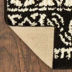 Broyhill Black & White Ornate Fascination Accent Rug -Broyhill 810557659 21