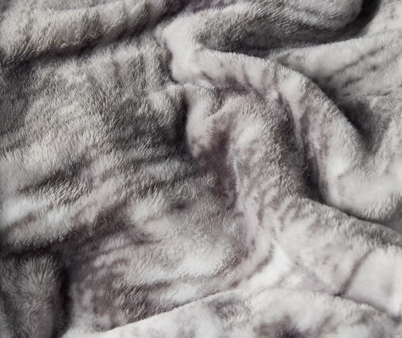 Gray & White Herringbone Twin/Full Plush Velvet Blanket 5 Gray & White Herringbone Twin/Full Plush Velvet Blanket - Image 3